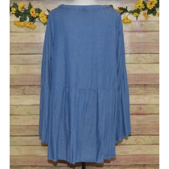 Hannah Tencel Chambray Blouse Top Long Bell Sleeve V-Neck Peplum Hem Plus 1X - Picture 7 of 10